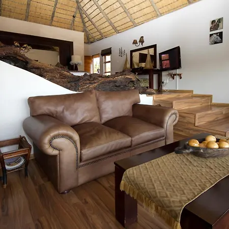 Umzolozolo Private Safari Lodge & Spa Ladysmith Room photo