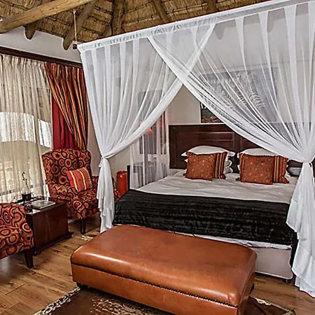 Umzolozolo Private Safari Lodge & Spa Ladysmith Exterior photo
