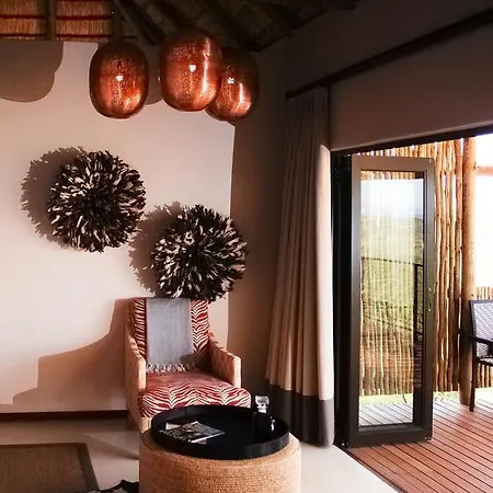 Umzolozolo Private Safari Lodge & Spa Ladysmith Exterior photo