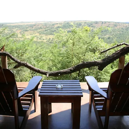 Umzolozolo Private Safari Lodge & Spa Ladysmith Exterior photo