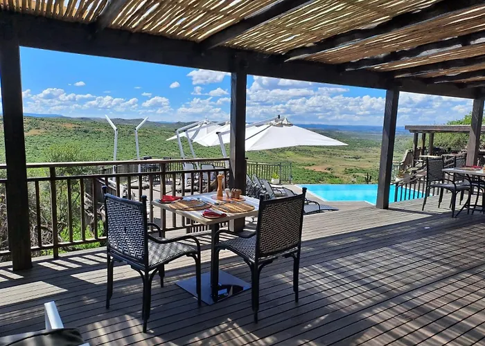 Umzolozolo Private Safari Lodge & Spa
