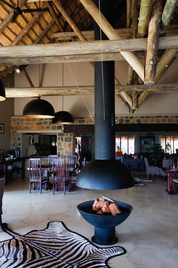 Umzolozolo Private Safari & * Ladysmith