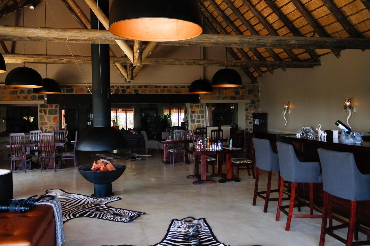 Lodge Umzolozolo Private Safari & *