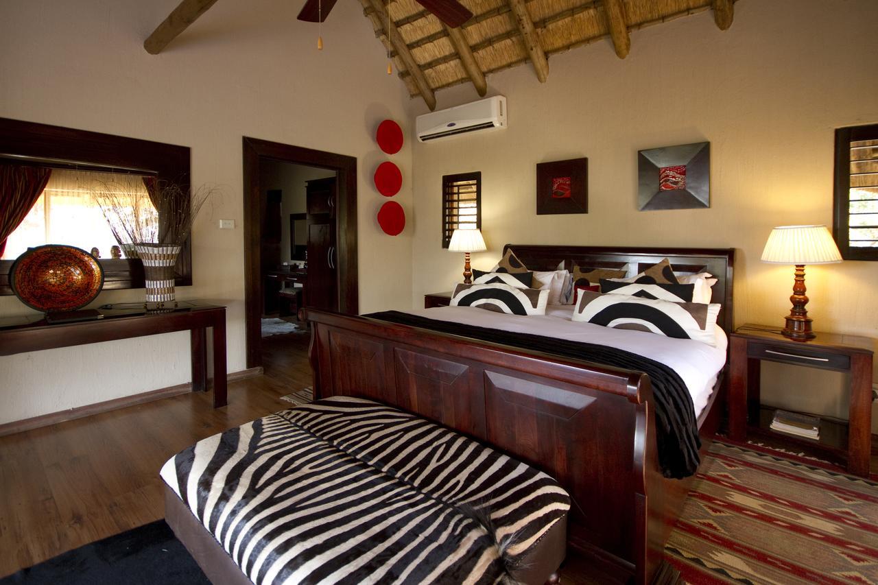Umzolozolo Private Safari & * Ladysmith